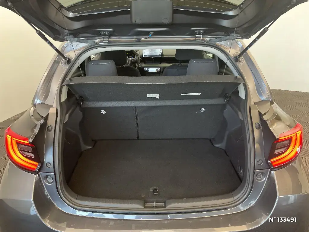 TOYOTA YARIS IV - Miniature 10