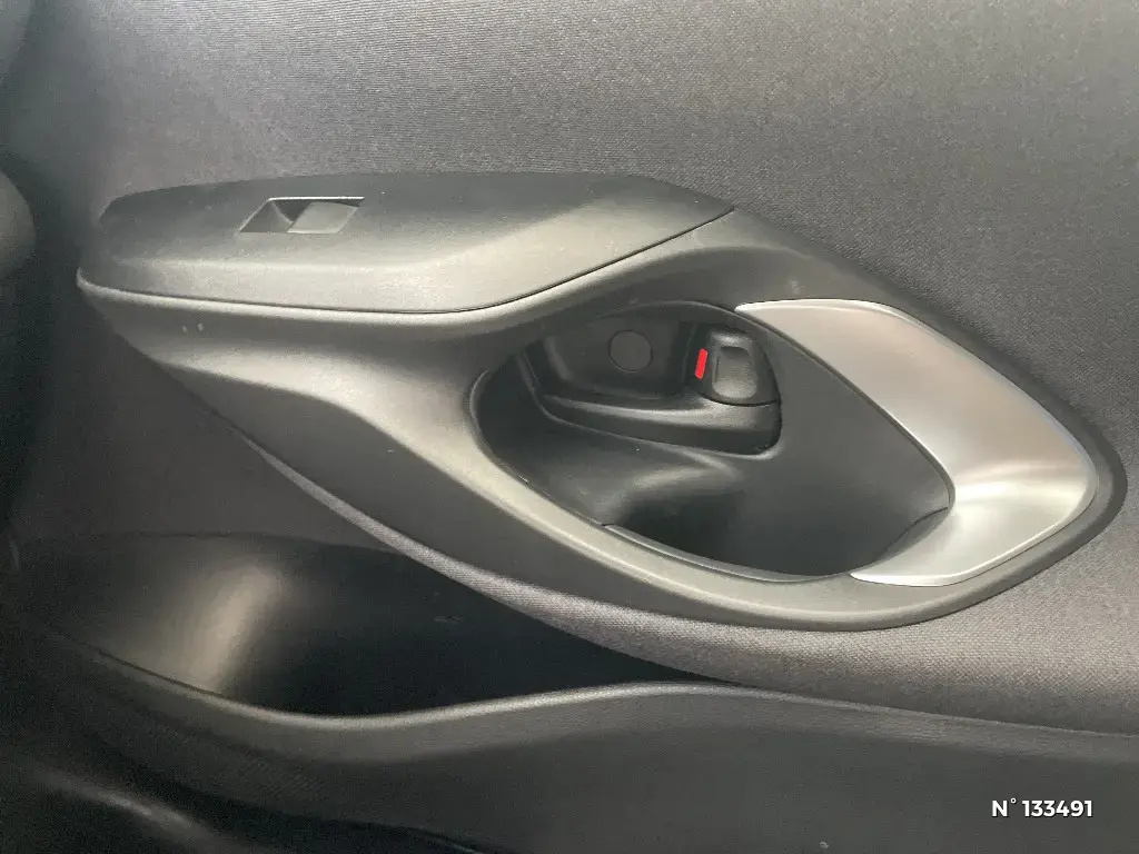 TOYOTA YARIS IV - Miniature 15