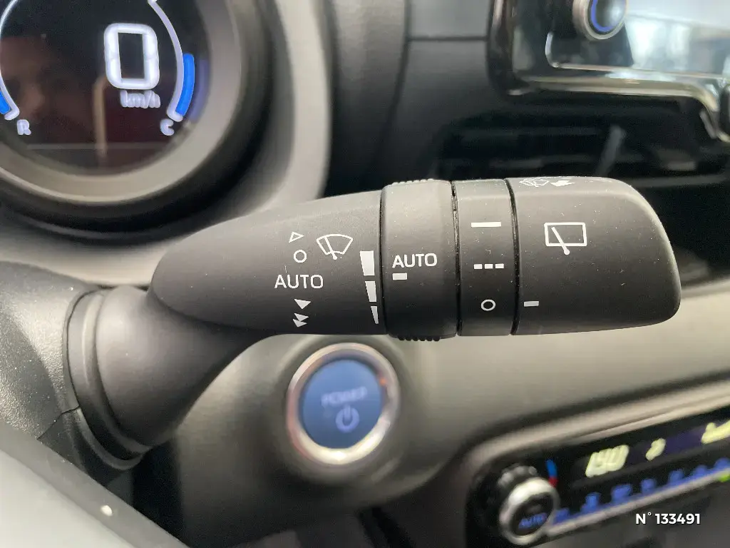 TOYOTA YARIS IV - Miniature 19