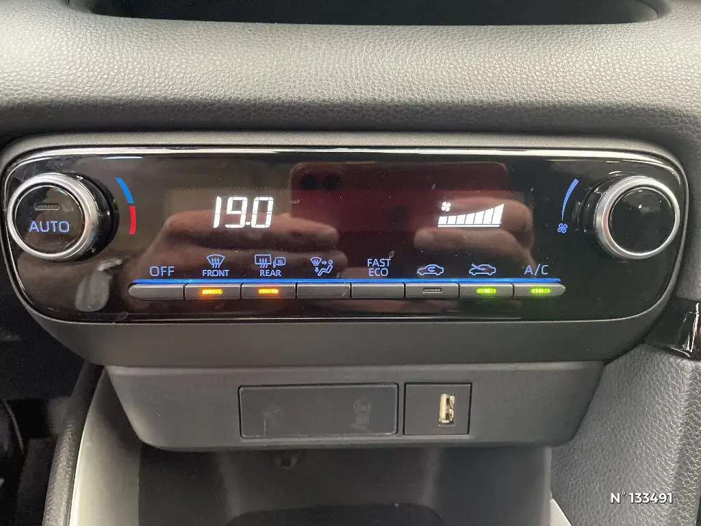 TOYOTA YARIS IV - Miniature 22