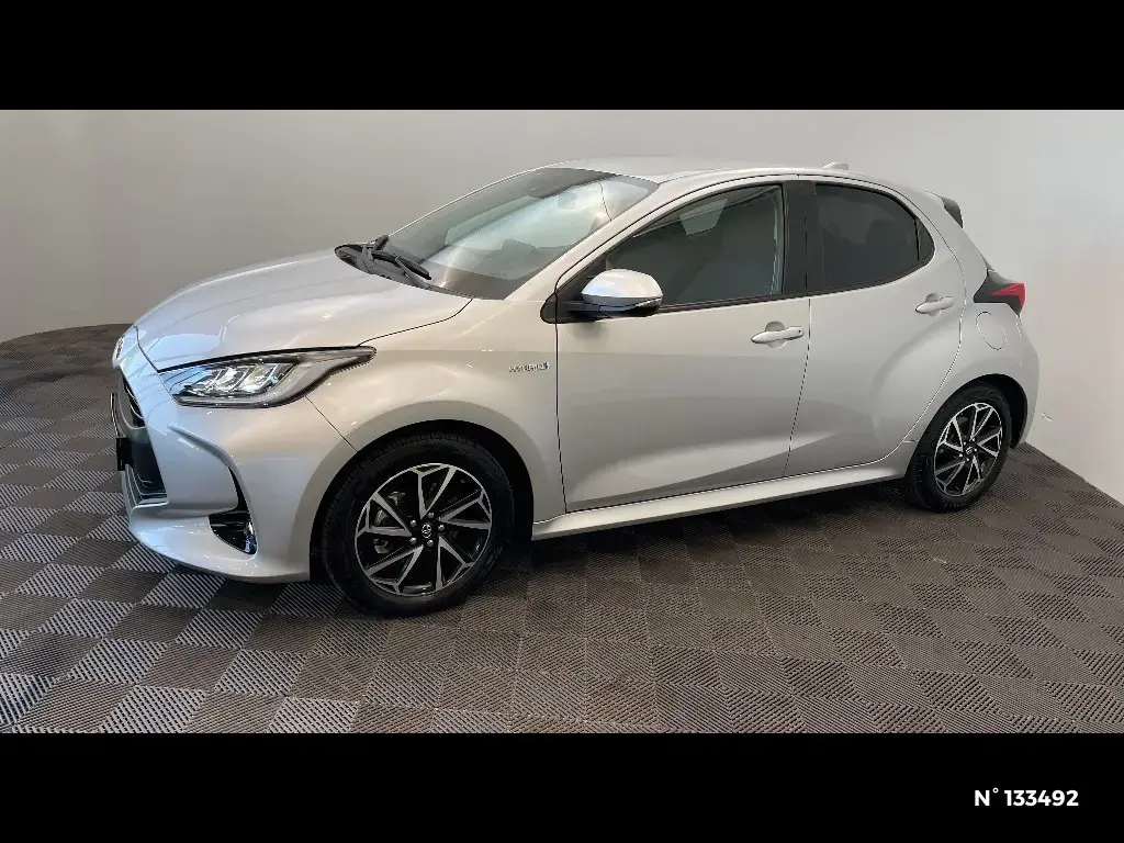 TOYOTA YARIS IV - Miniature 4