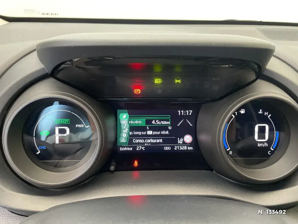TOYOTA YARIS IV - Miniature 8