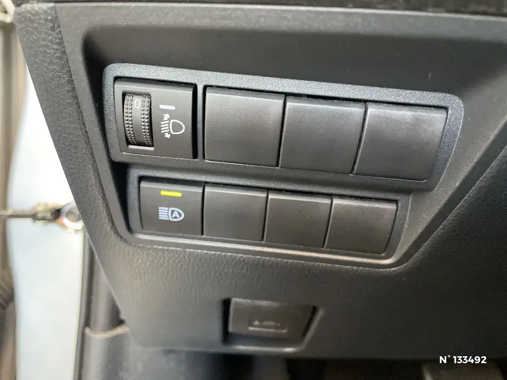 TOYOTA YARIS IV - Miniature 11