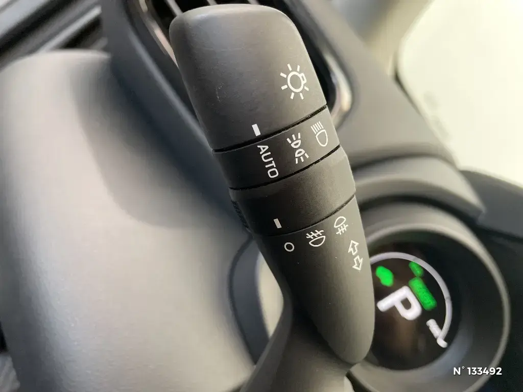 TOYOTA YARIS IV - Miniature 14