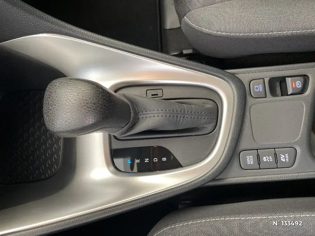 TOYOTA YARIS IV - Miniature 16