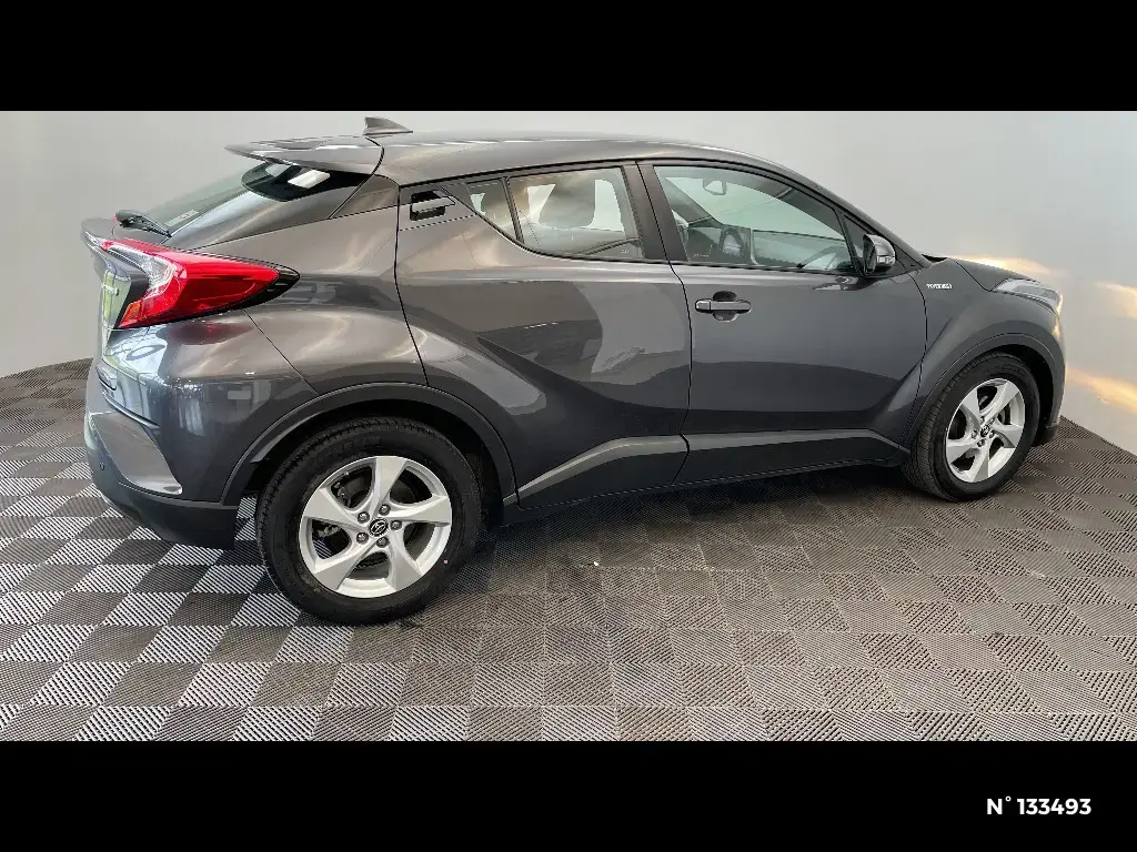 TOYOTA C-HR - Miniature 3