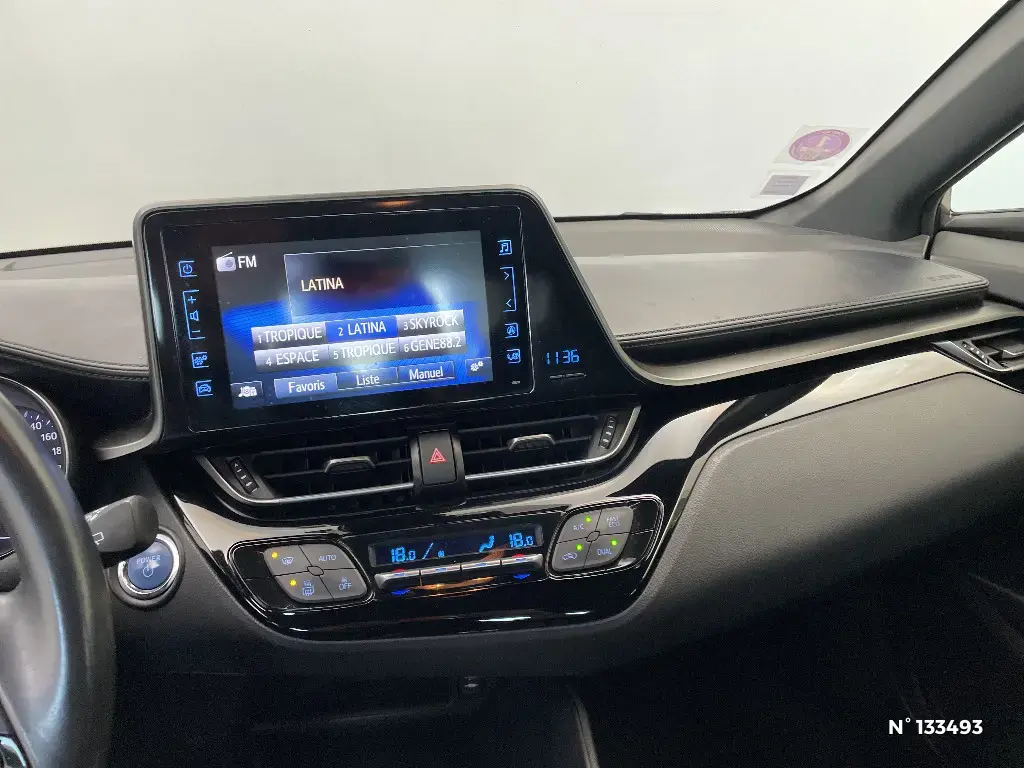 TOYOTA C-HR - Miniature 7
