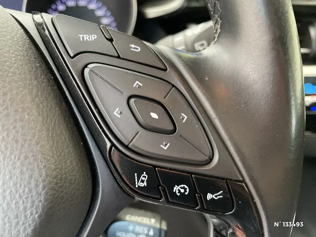 TOYOTA C-HR - Miniature 18