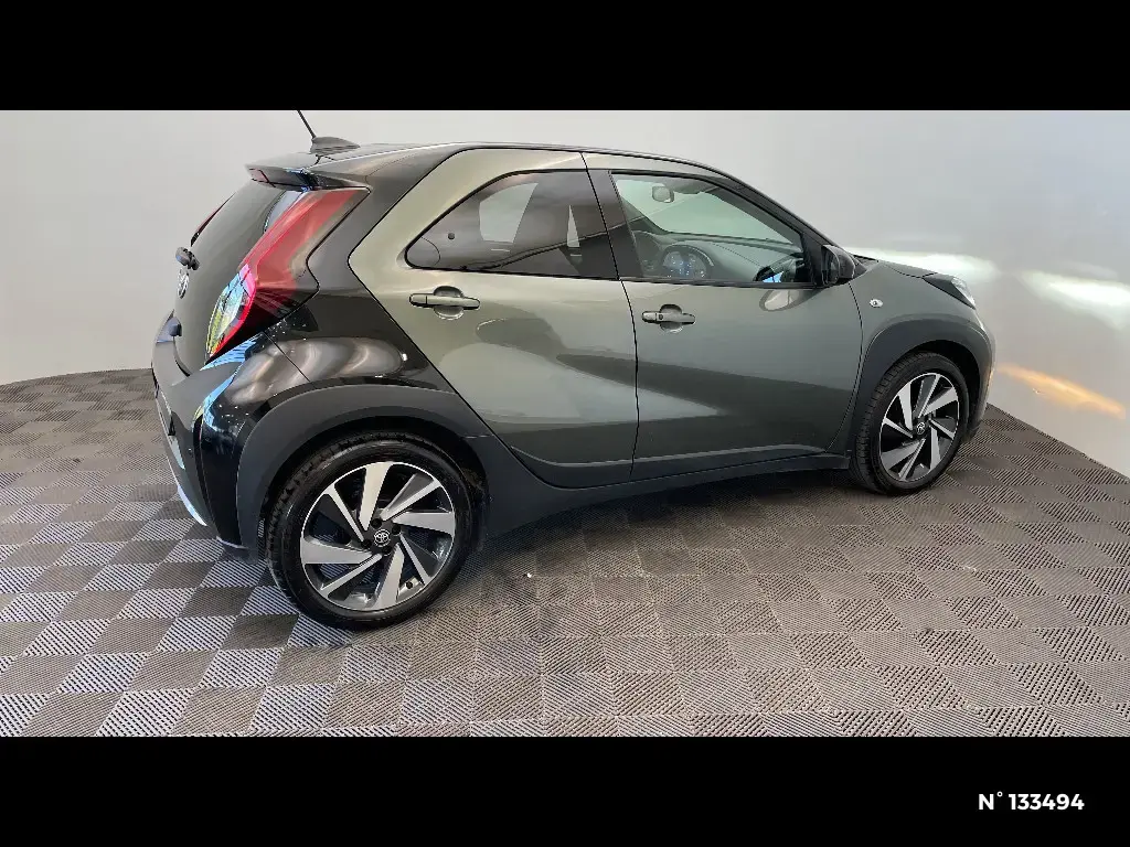 TOYOTA AYGO X - Miniature 3
