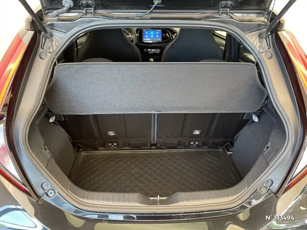 TOYOTA AYGO X - Miniature 10