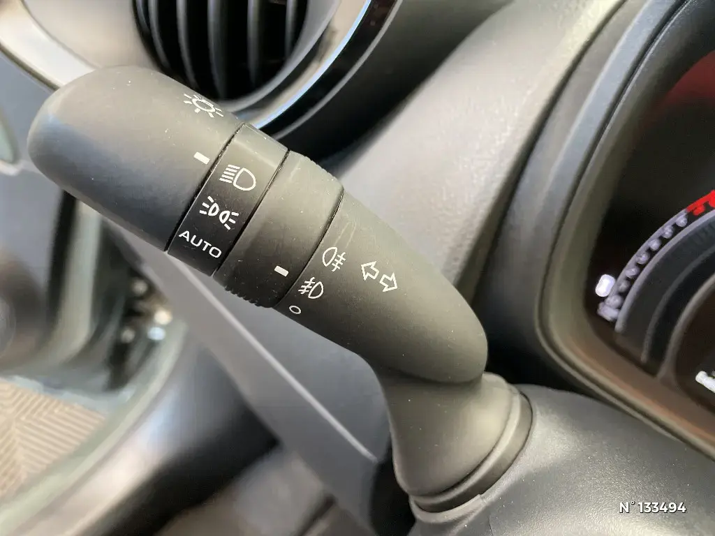 TOYOTA AYGO X - Miniature 22