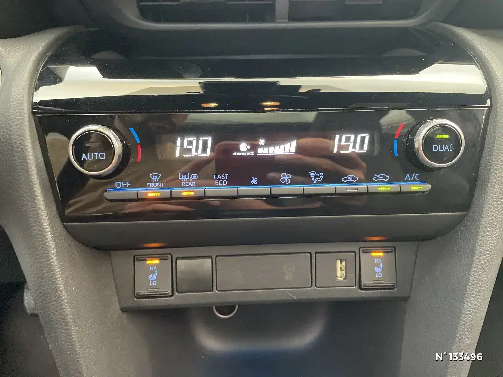 TOYOTA YARIS CROSS I - Miniature 12