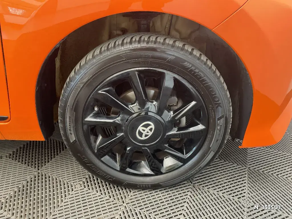 TOYOTA AYGO II - Miniature 5