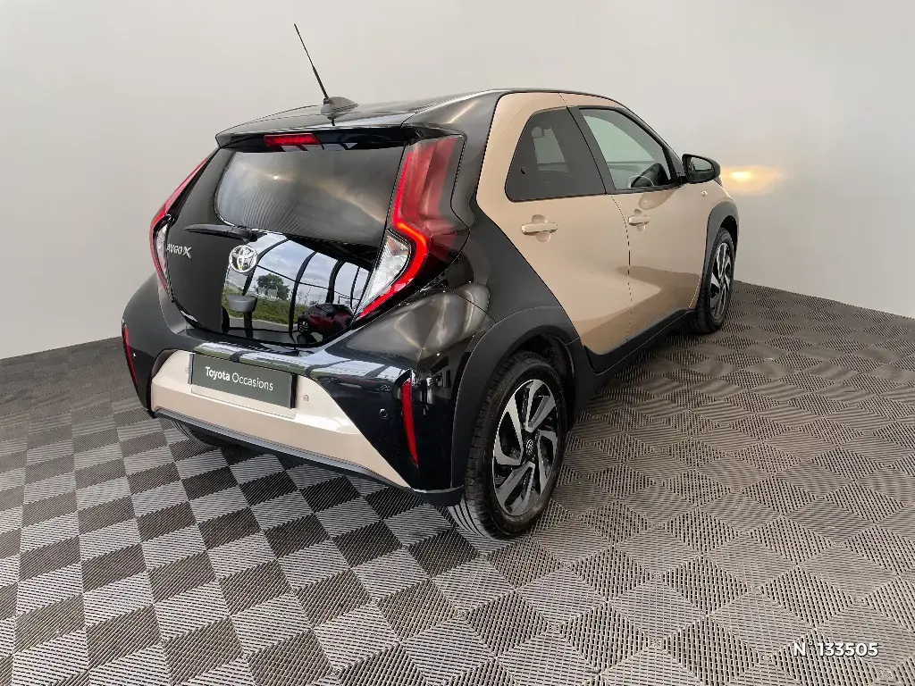 TOYOTA AYGO X - Miniature 2