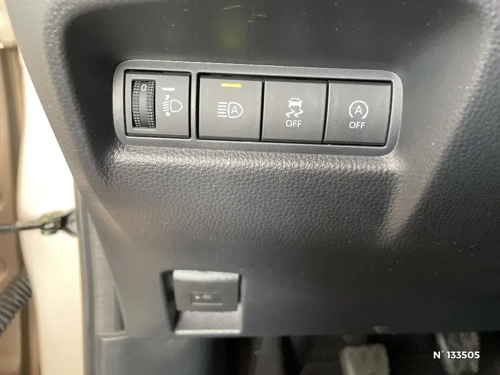 TOYOTA AYGO X - Miniature 11