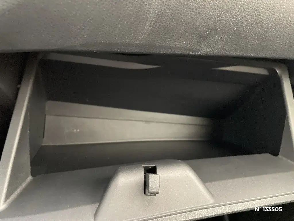 TOYOTA AYGO X - Miniature 23