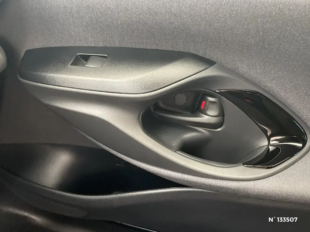 TOYOTA YARIS CROSS I - Miniature 13