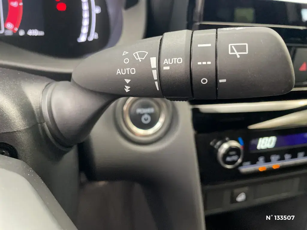 TOYOTA YARIS CROSS I - Miniature 17
