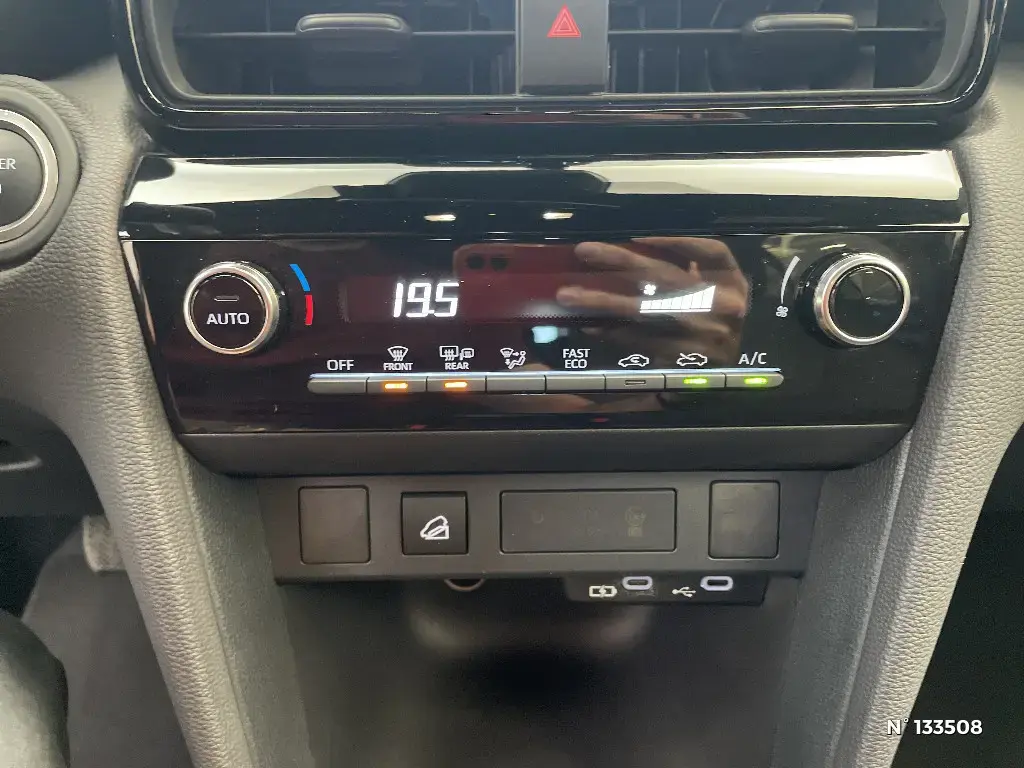 TOYOTA YARIS CROSS I - Miniature 12