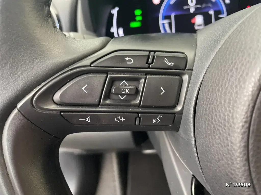 TOYOTA YARIS CROSS I - Miniature 18