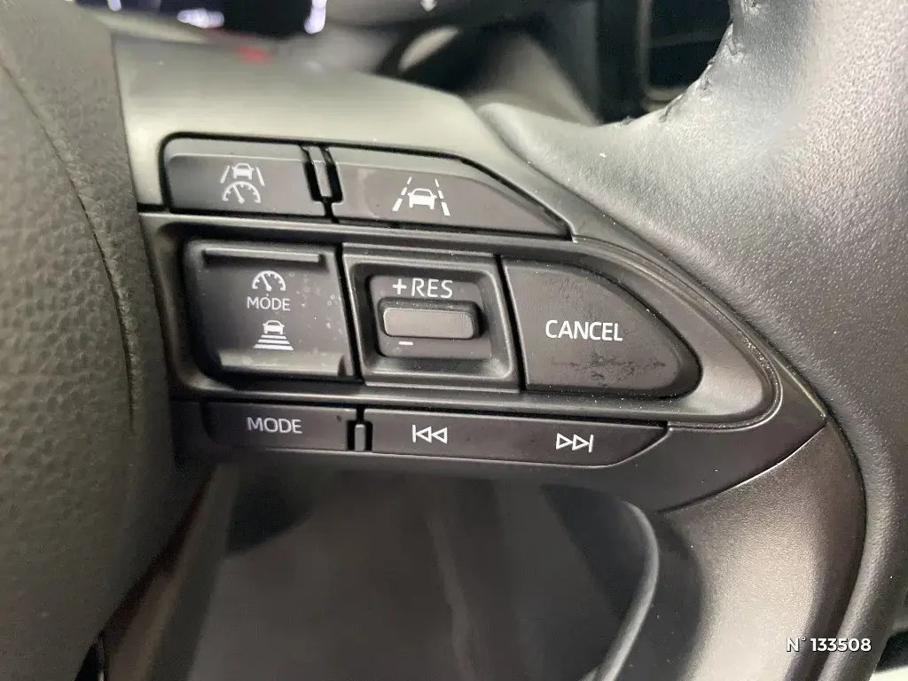 TOYOTA YARIS CROSS I - Miniature 19