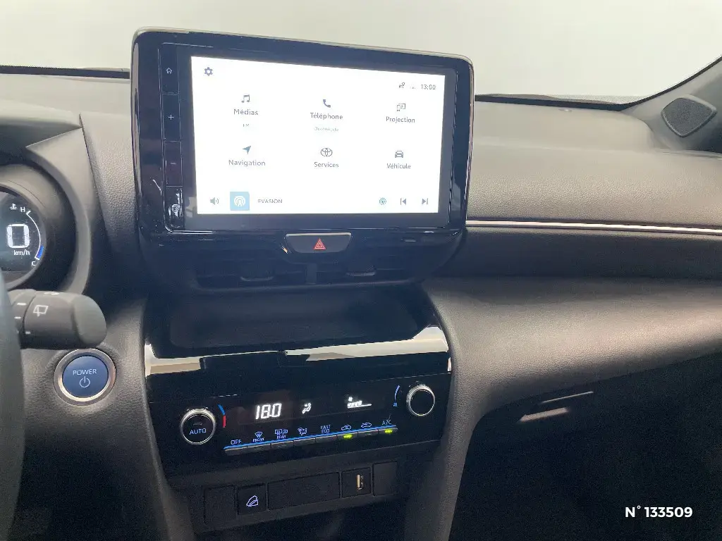 TOYOTA YARIS CROSS I - Miniature 7
