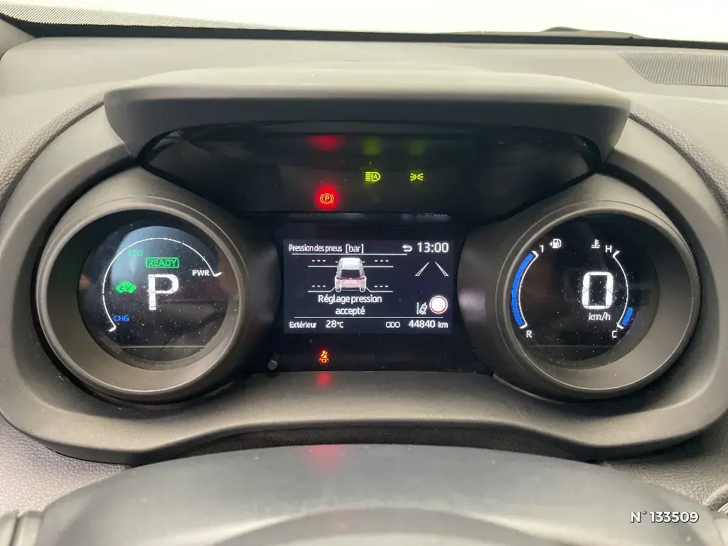 TOYOTA YARIS CROSS I - Miniature 8