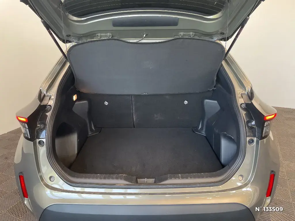 TOYOTA YARIS CROSS I - Miniature 10