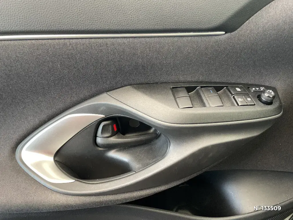 TOYOTA YARIS CROSS I - Miniature 17
