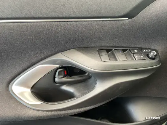 TOYOTA YARIS CROSS I - voiture d'occasion - Photo 36