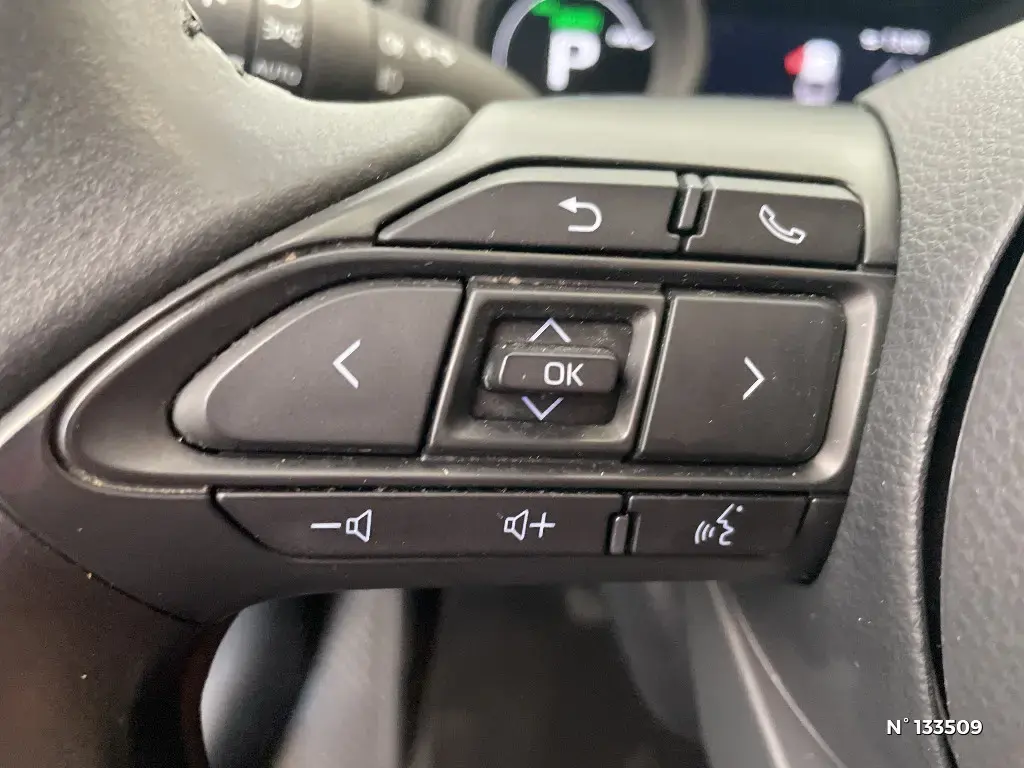 TOYOTA YARIS CROSS I - Miniature 18