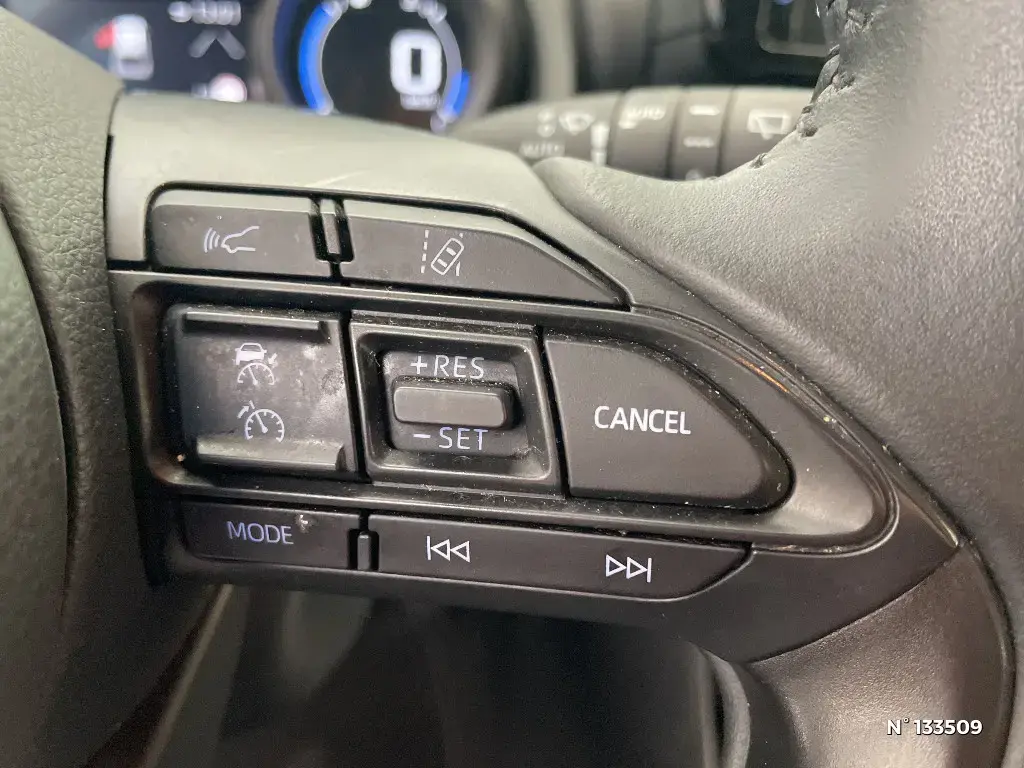 TOYOTA YARIS CROSS I - Miniature 19