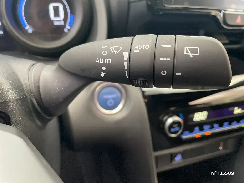 TOYOTA YARIS CROSS I - Miniature 20