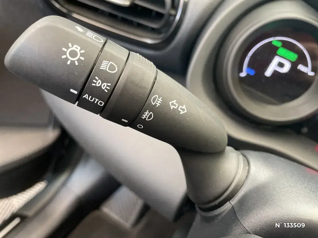 TOYOTA YARIS CROSS I - Miniature 21