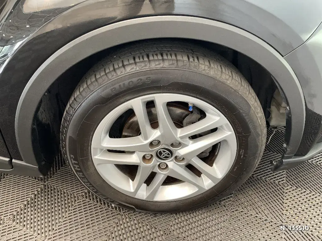 TOYOTA C-HR - Miniature 5