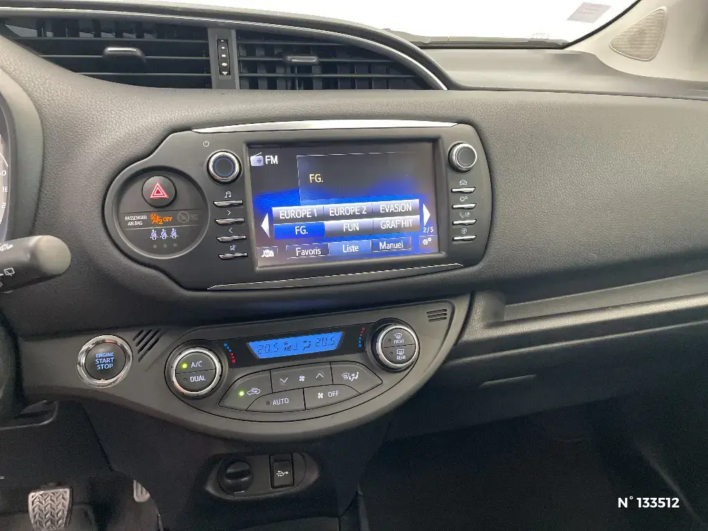 TOYOTA YARIS III - Miniature 6