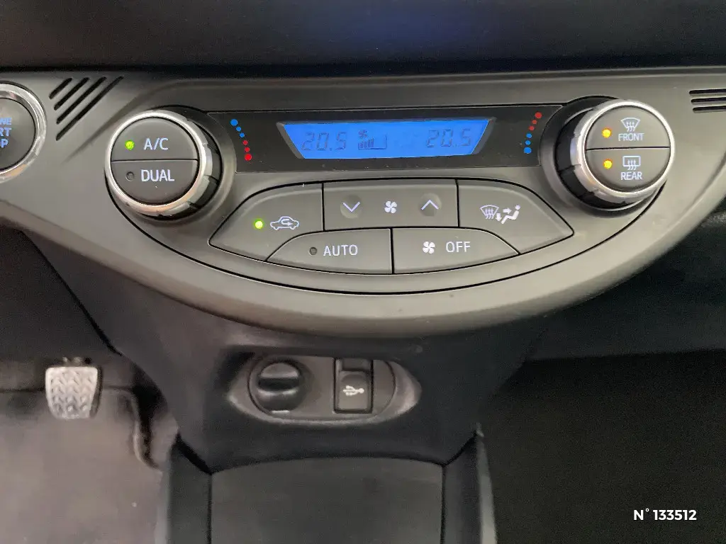 TOYOTA YARIS III - Miniature 11