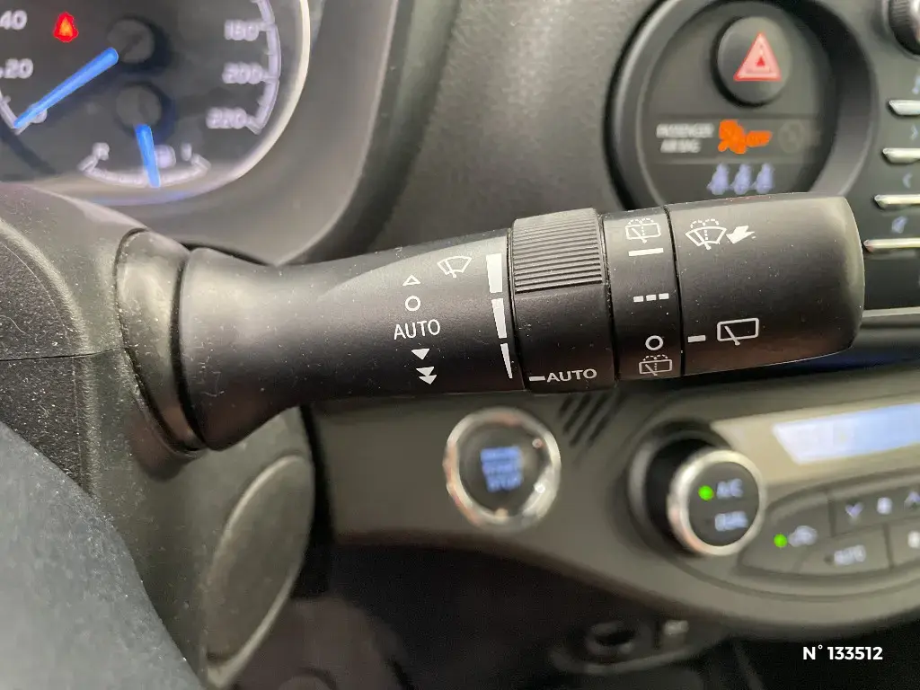 TOYOTA YARIS III - Miniature 18