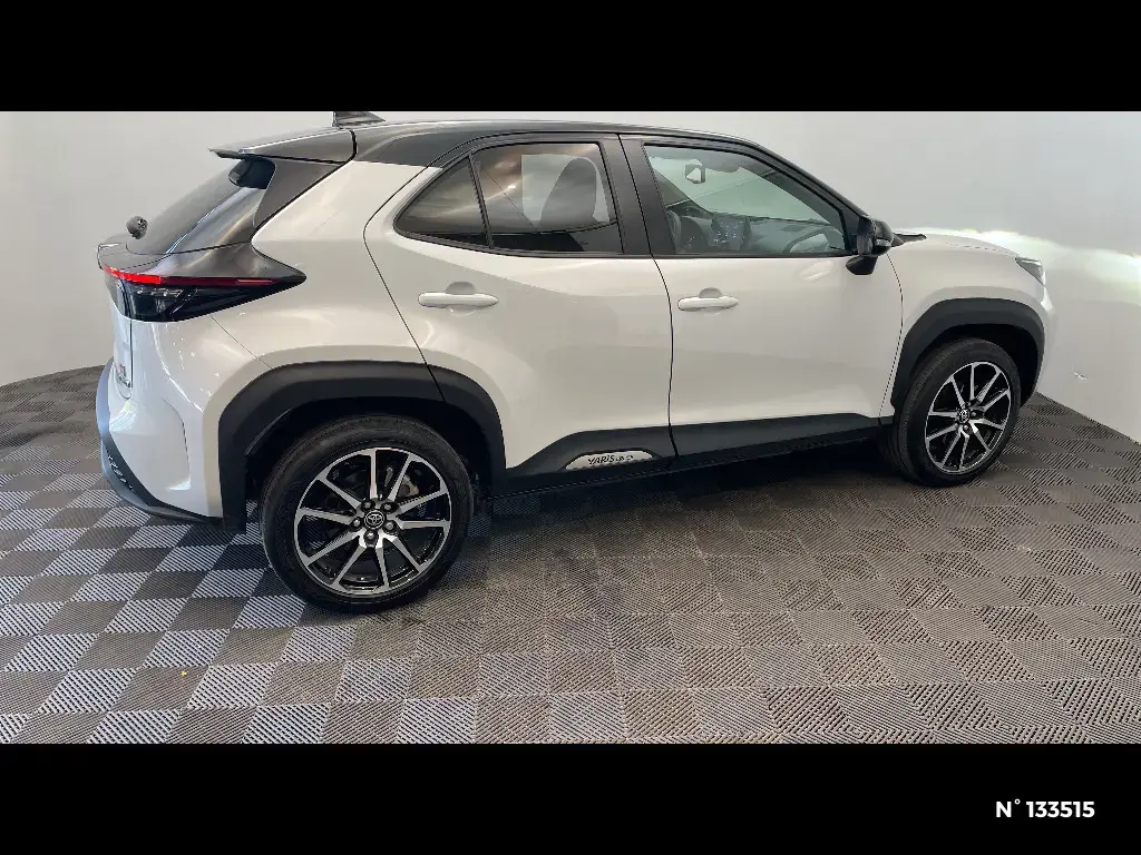 TOYOTA YARIS CROSS I - Miniature 3