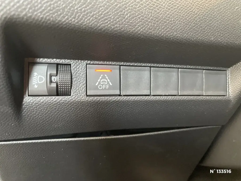 PEUGEOT 208 II - Miniature 11