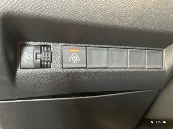 PEUGEOT 208 II - voiture d'occasion - Photo 15