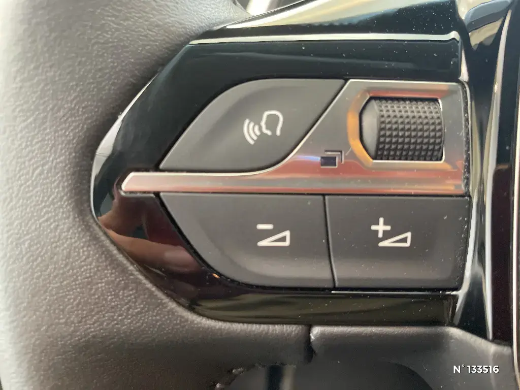 PEUGEOT 208 II - Miniature 13