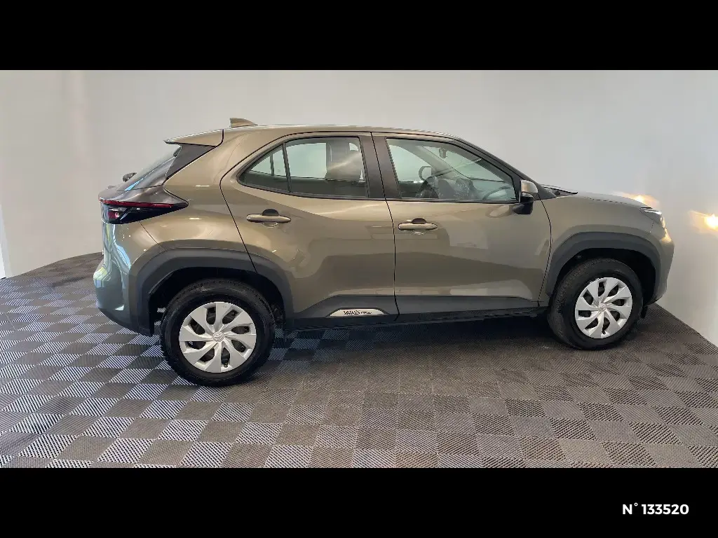 TOYOTA YARIS CROSS I - Miniature 3