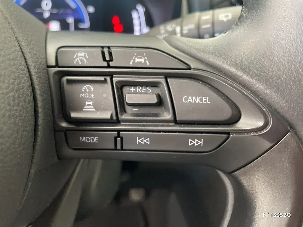 TOYOTA YARIS CROSS I - Miniature 17