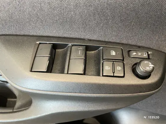 TOYOTA YARIS CROSS I - voiture d'occasion - Photo 39