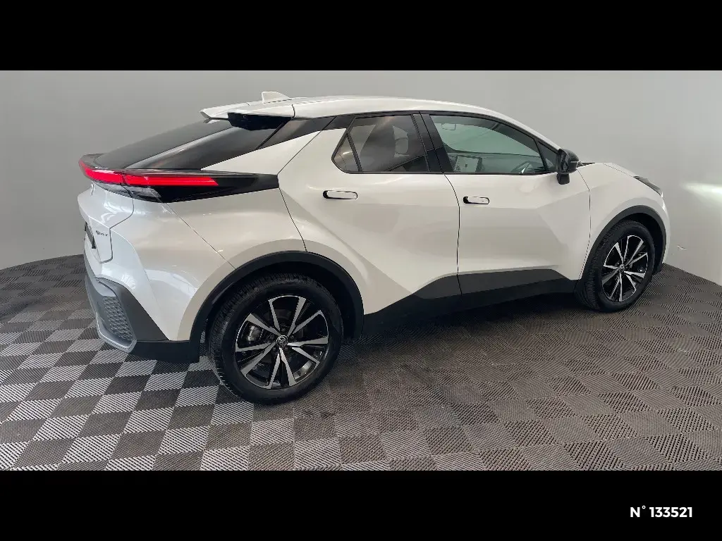 TOYOTA C-HR II - Miniature 3