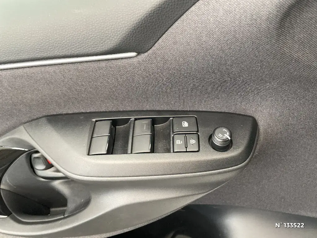 TOYOTA YARIS IV - Miniature 12