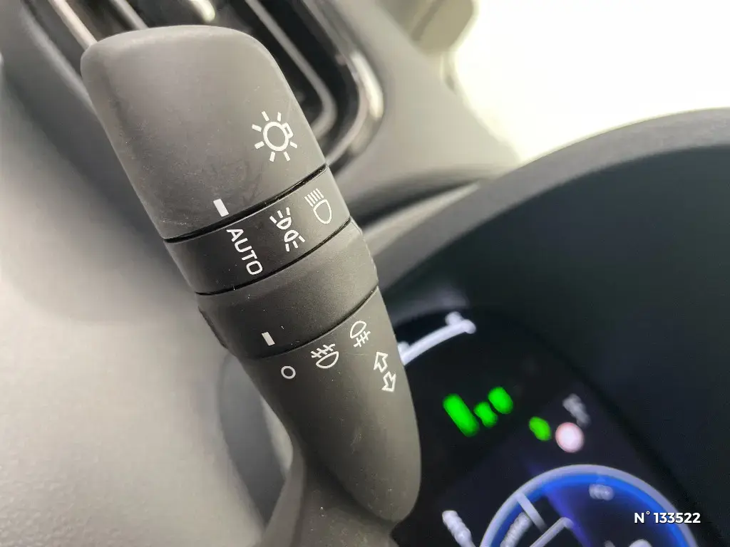 TOYOTA YARIS IV - Miniature 15