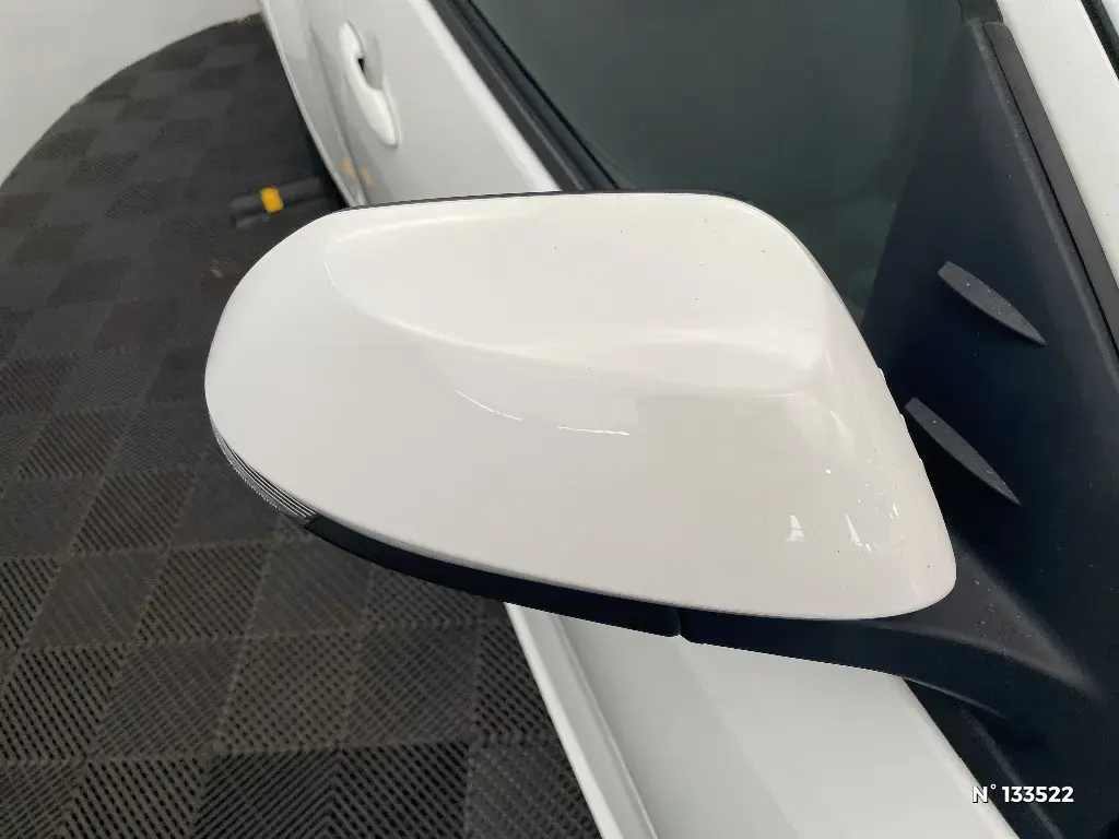 TOYOTA YARIS IV - Miniature 24