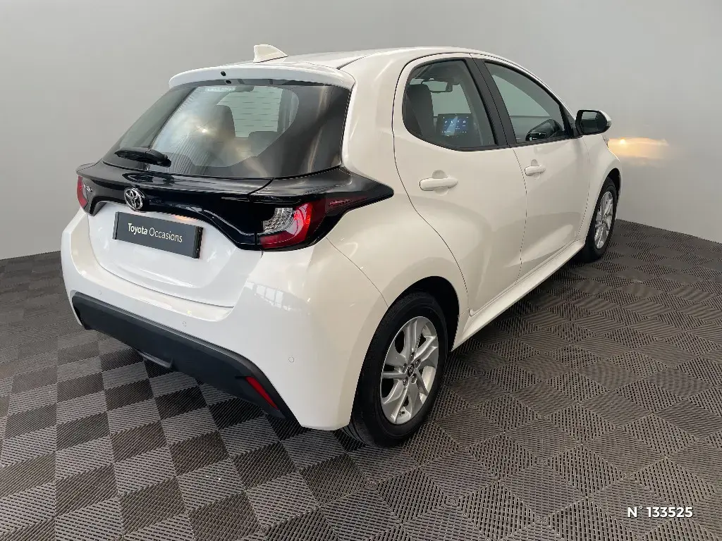 TOYOTA YARIS IV - Miniature 2